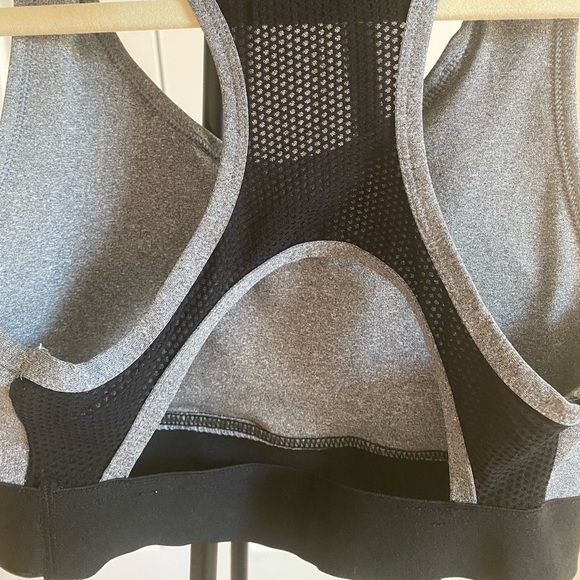 BCBGeneration Hooded Sports Bra - SZ Medium - Picture 7 of 8